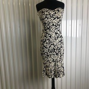 Diane Von Furstenberg  Silk Strapless Fitted Silhouette. Preloved
